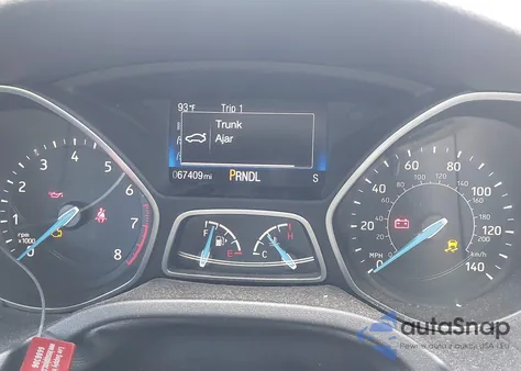 2018 Ford Focus Se z USA, uszkodzony, nr VIN 1FADP3F23JL294930